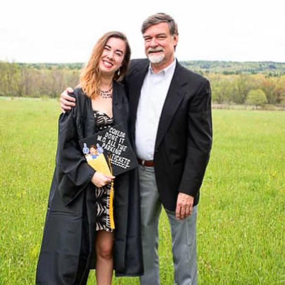 Meet your Posher, Ariana - Picture 1 of 1